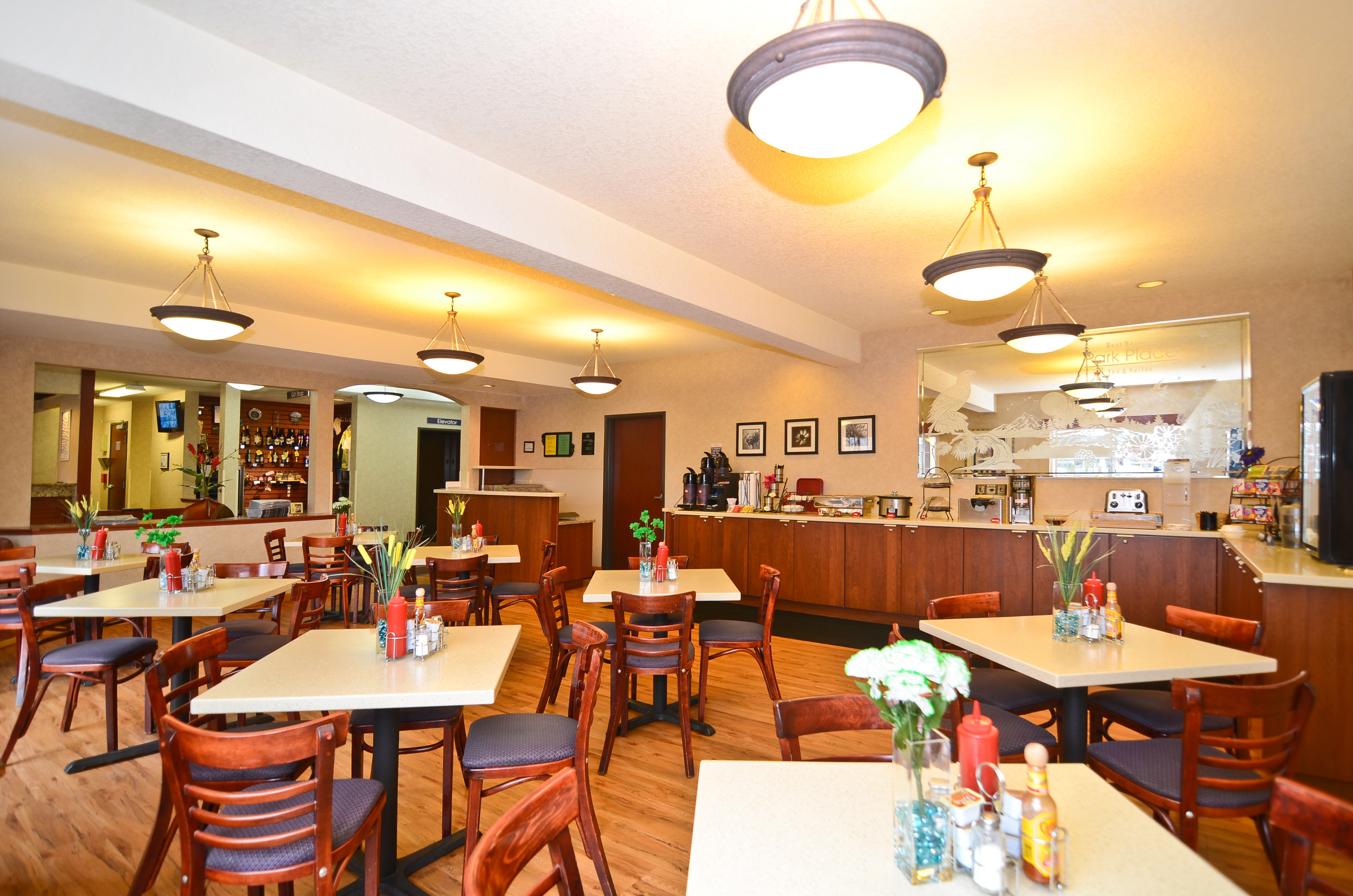 Best Western Plus Park Place Inn & Suites 54/76