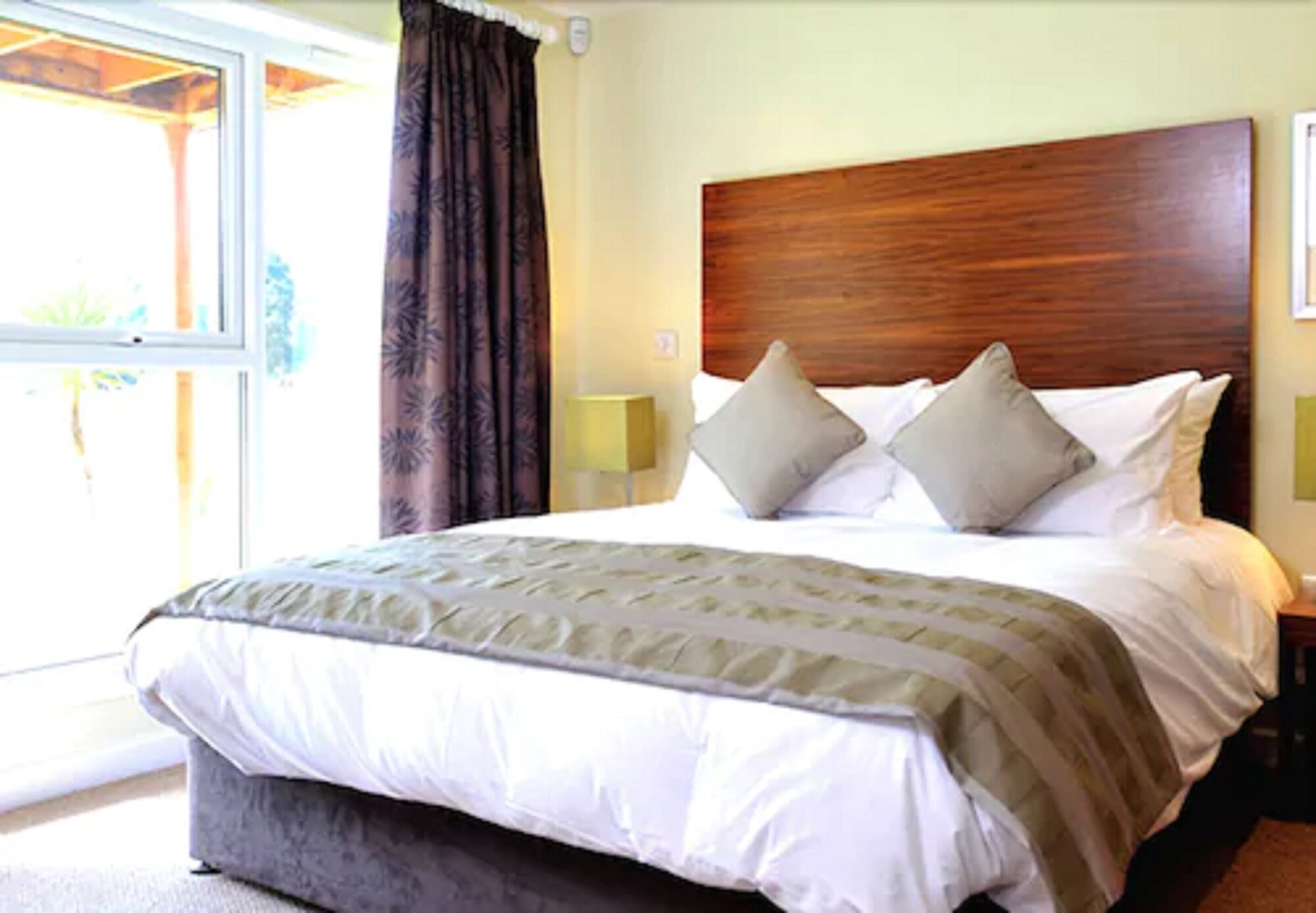 2 Bedrooms, Lodge, King Bed, Sofa
