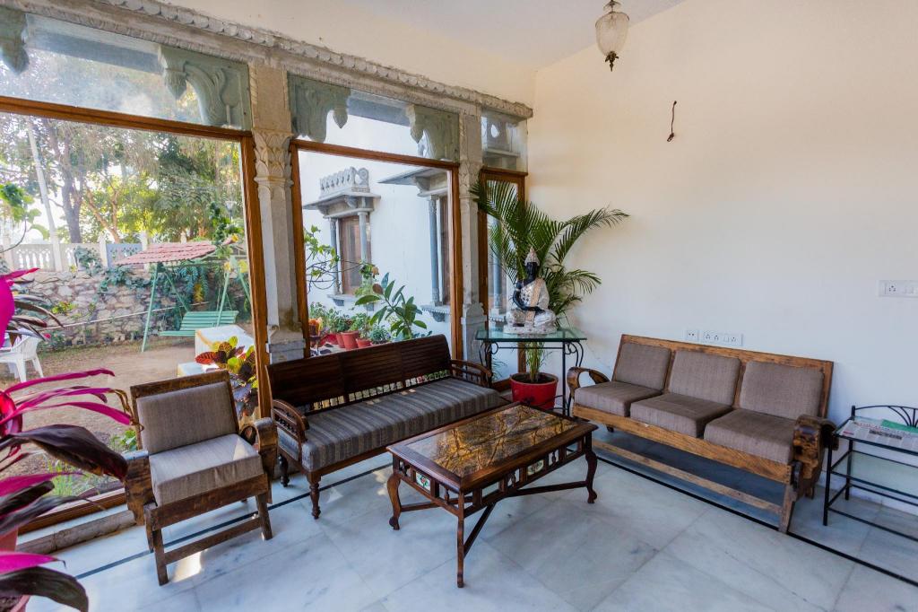 Oyo 6549 Hotel Gorbandh 31/47
