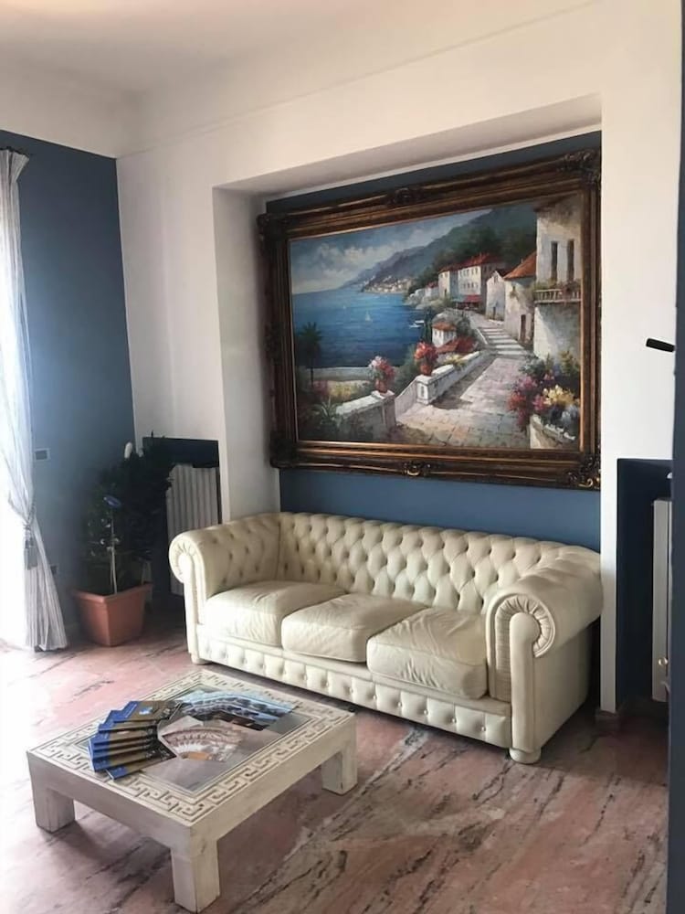 Villa Delle Rondini 24/50