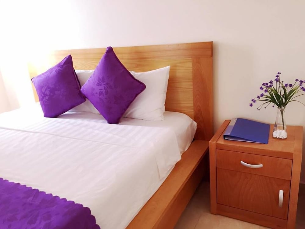 Lavender Hotel 25/50