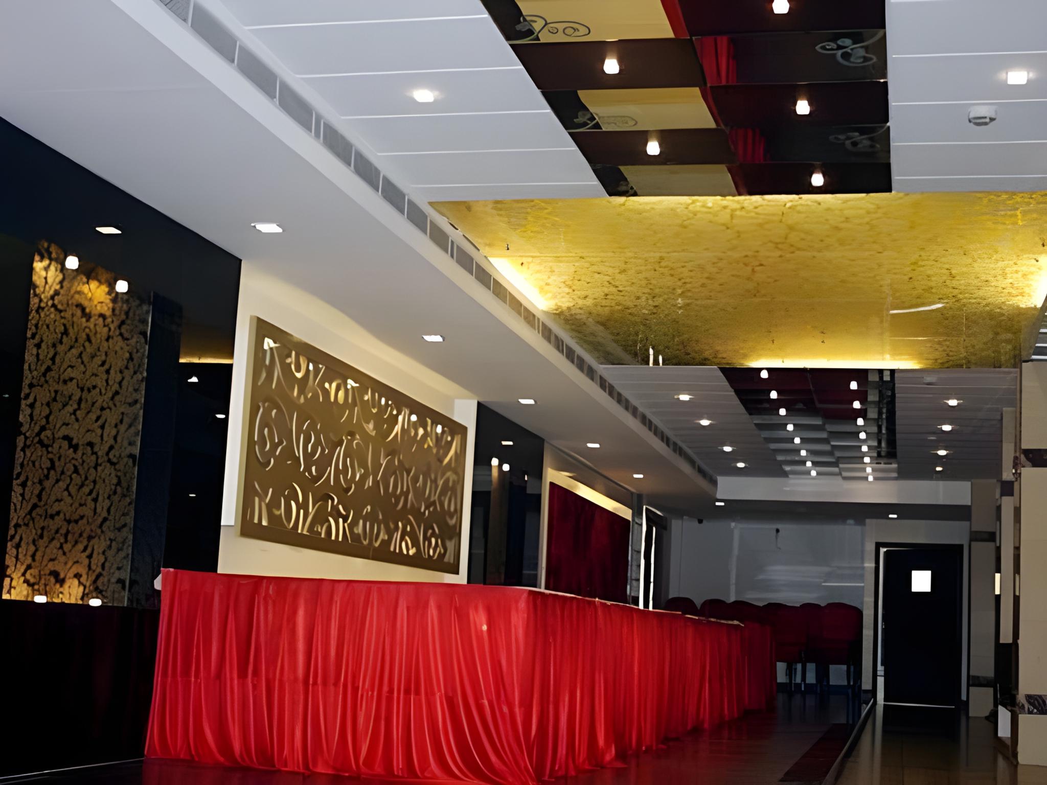 Hotel Golden Sky 3/15