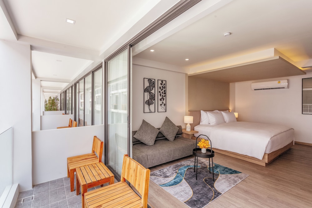 Anona Beachfront Phuket Resort 23/65