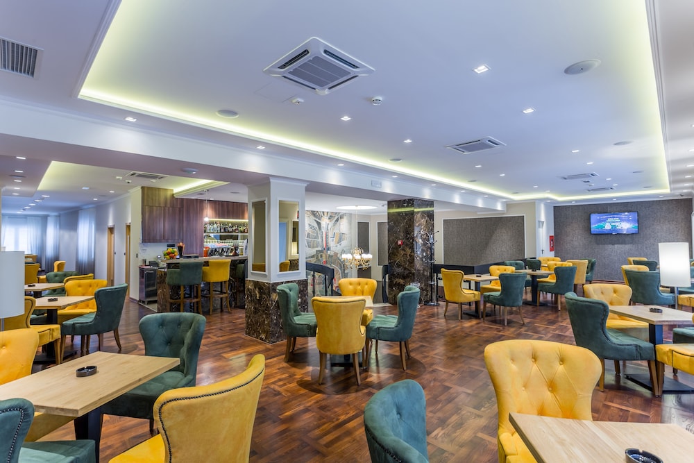 Royal Inn Hotel 29/37
