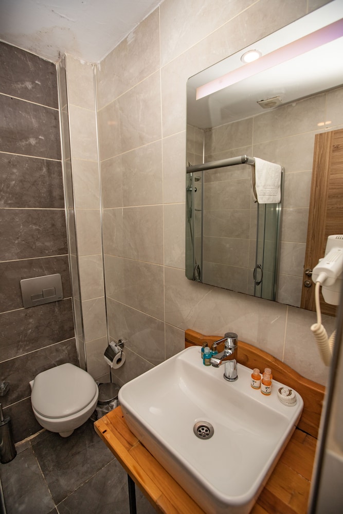 La Pazza Suites 42/50