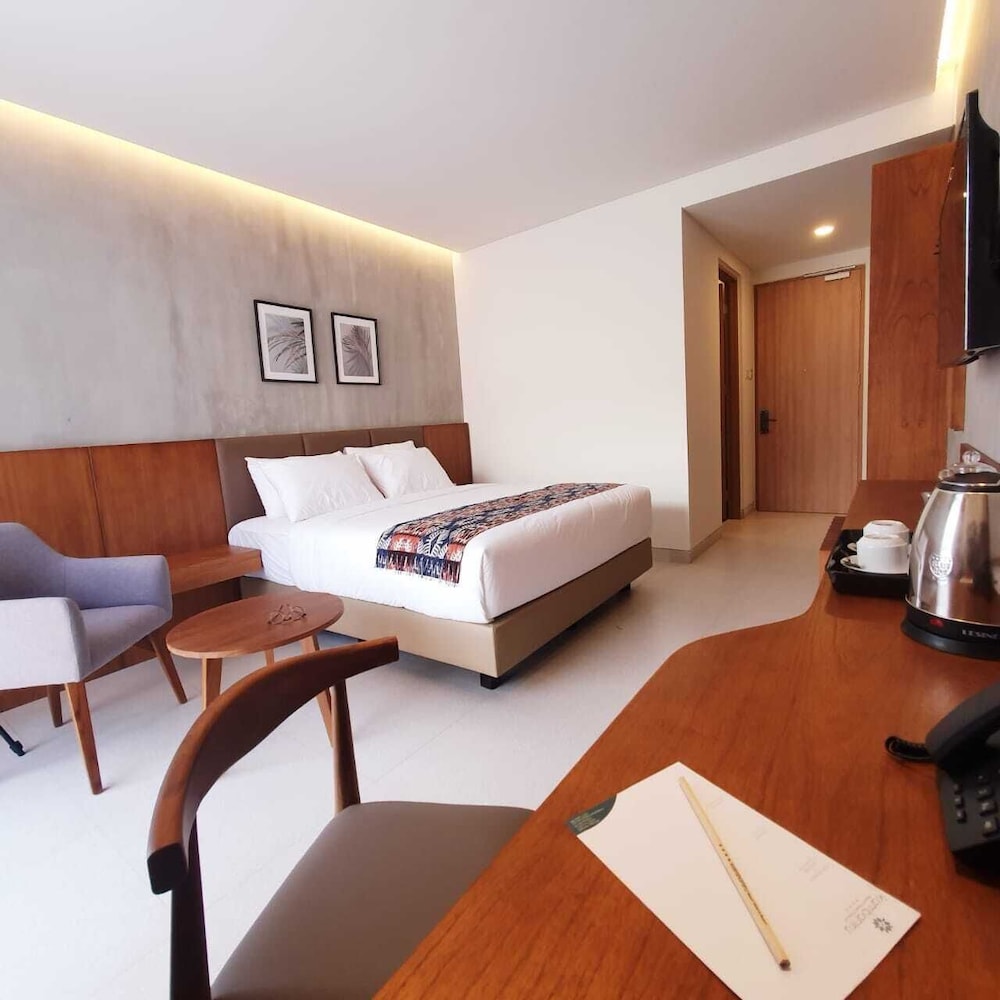 Deluxe, Double Bed, Garden View