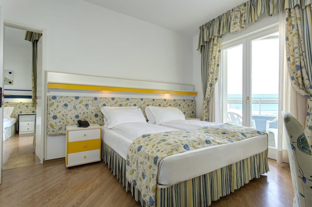 Hotel Cavalieri Palace 14/90
