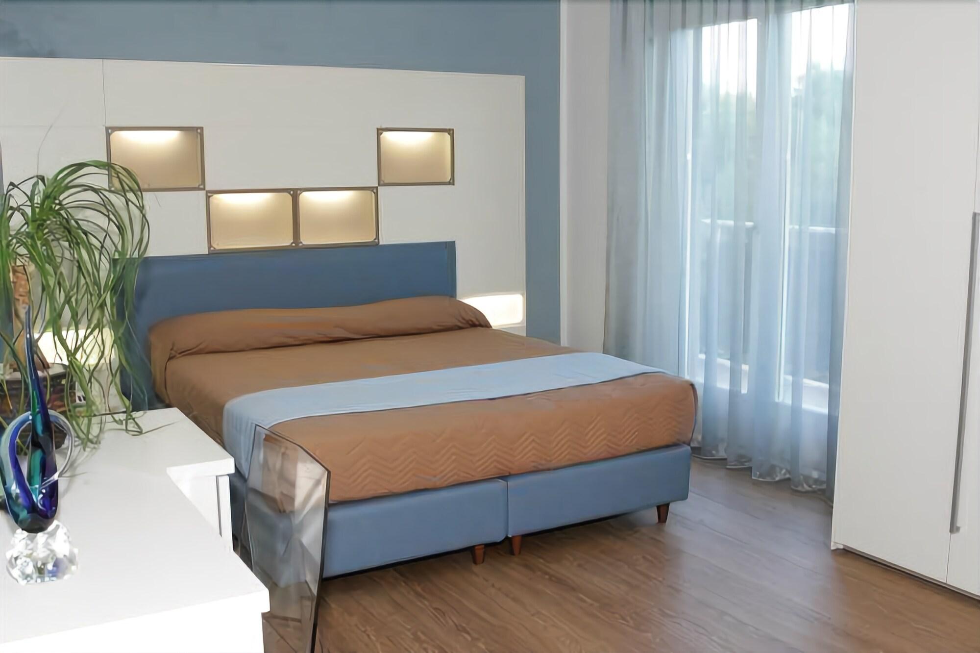 Hotel Dante 2/19