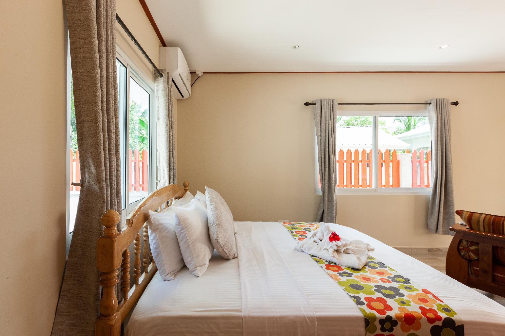 1 Bedroom, Apartment, King Bed, Private Garden