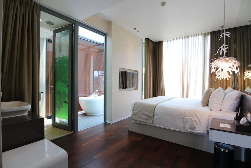 ST Residences Novena 9/38