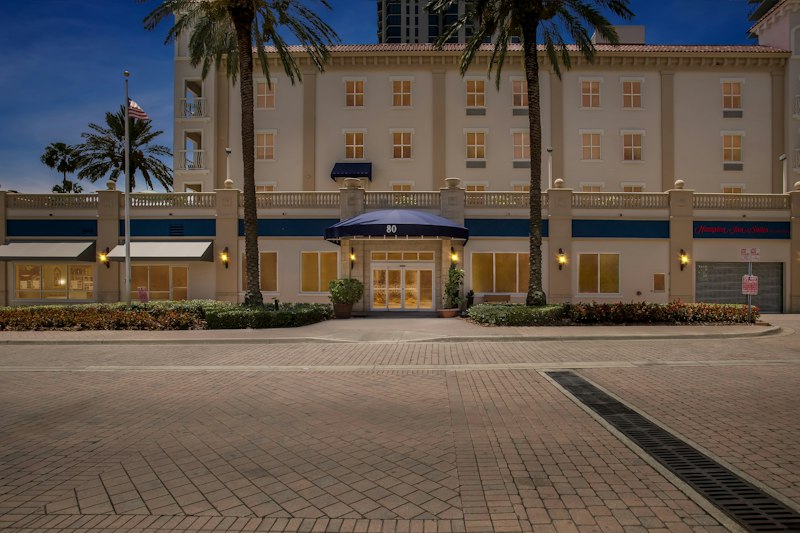 Hampton Inn Suites St Petersburg Downtown 2/51
