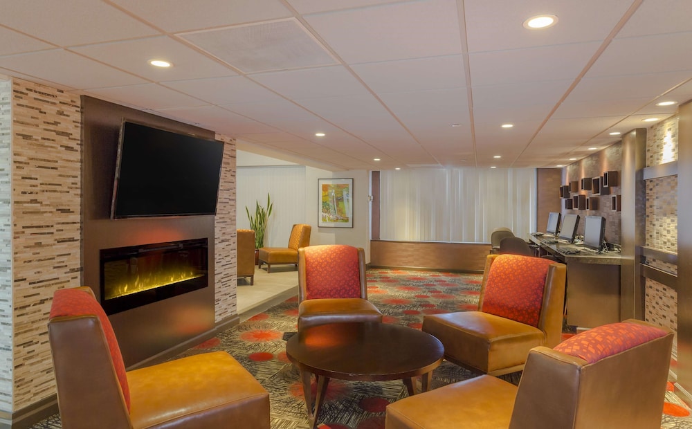 Embassy Suites by Hilton Piscataway Somerset 39/59