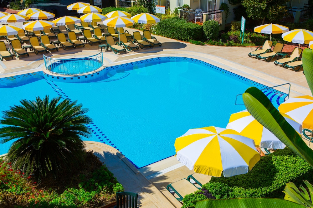 Gardenia Beach Hotel 19/28