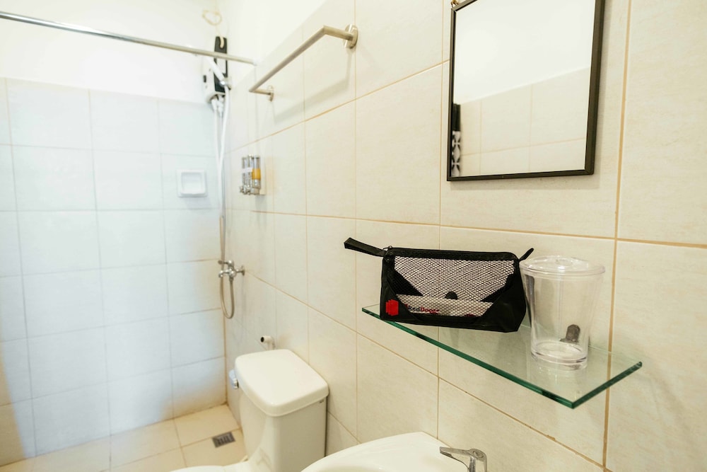 Reddoorz Plus Kamuning Quezon City 59/64