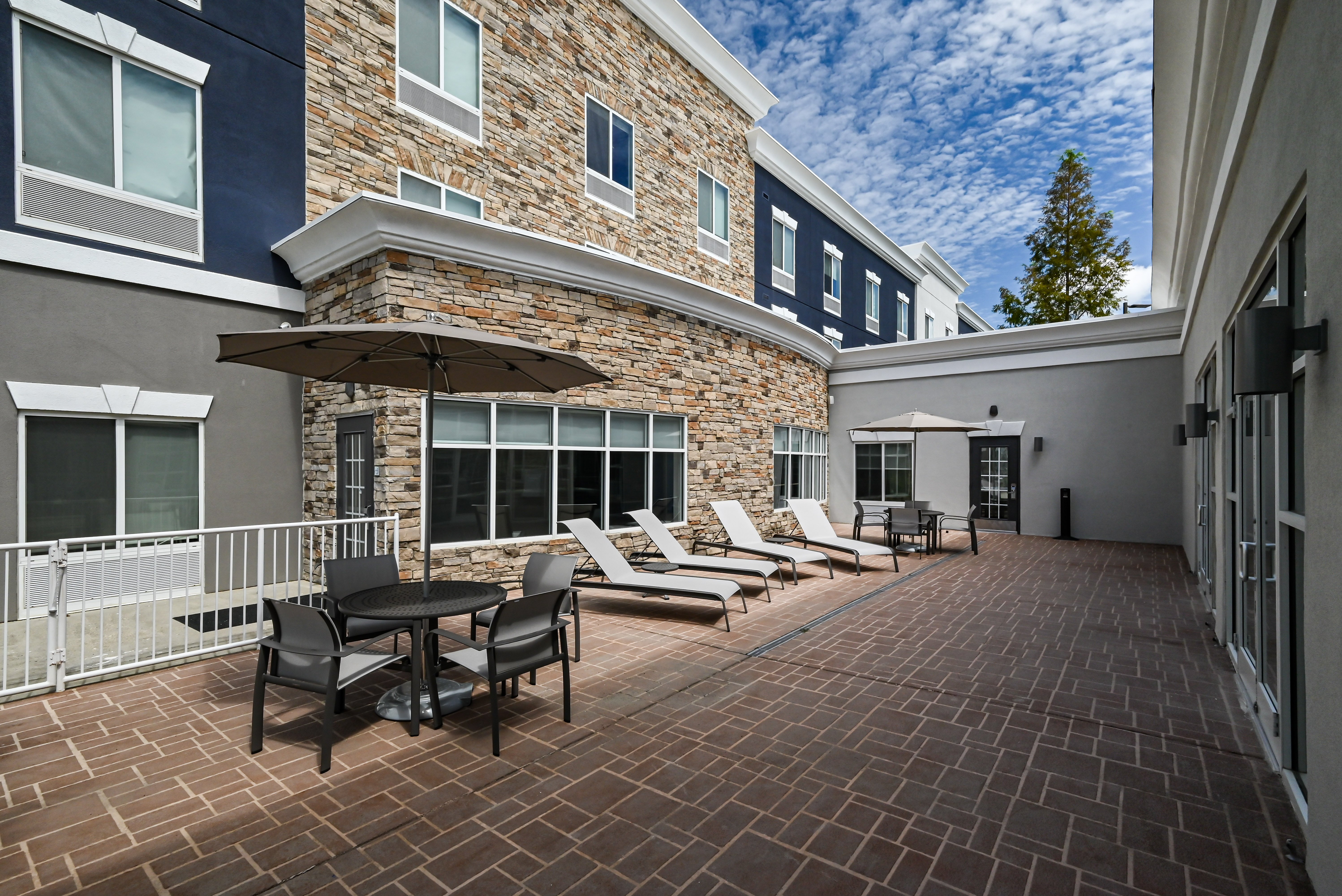 Holiday Inn Express Suites Charlotte Southeast Matthews 45/48