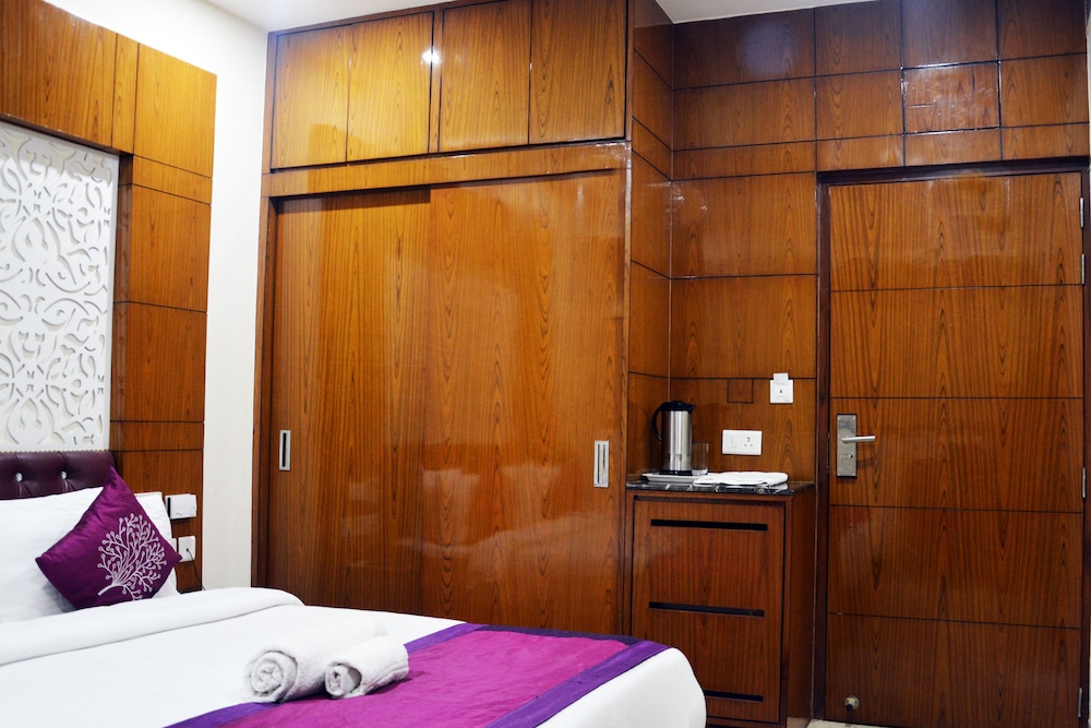 TRINITY CORPORATE SUITES 22/43