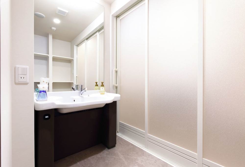 Luxcare Hotel Osaka 52/53
