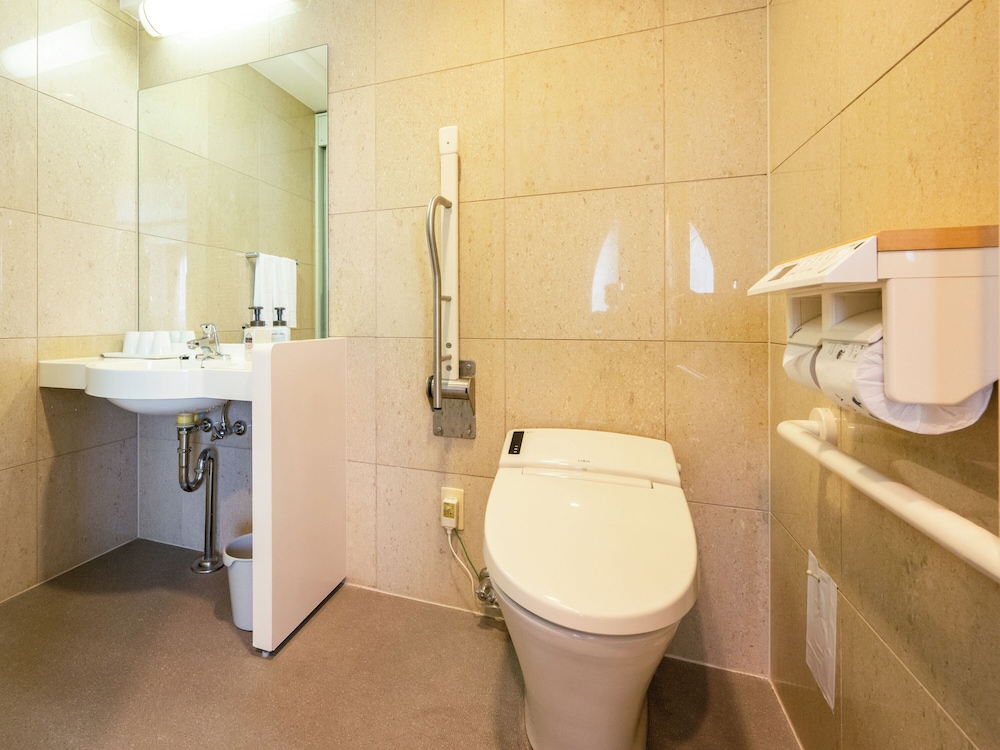 Toyoko Inn Chubu International Airport No.1 65/68