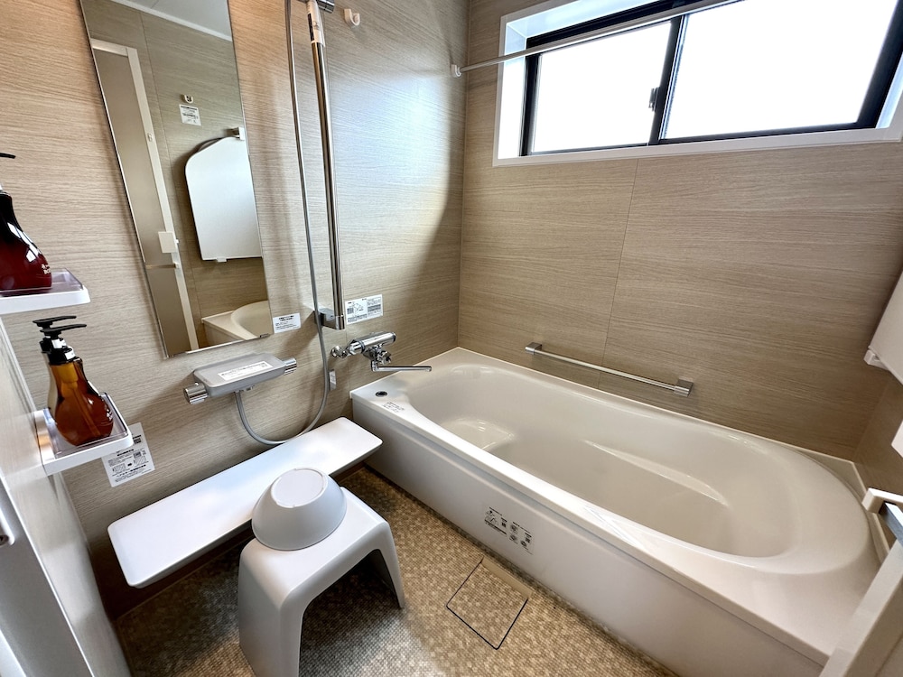 Inase Otsu Machiya Bed & Breakfast 66/68