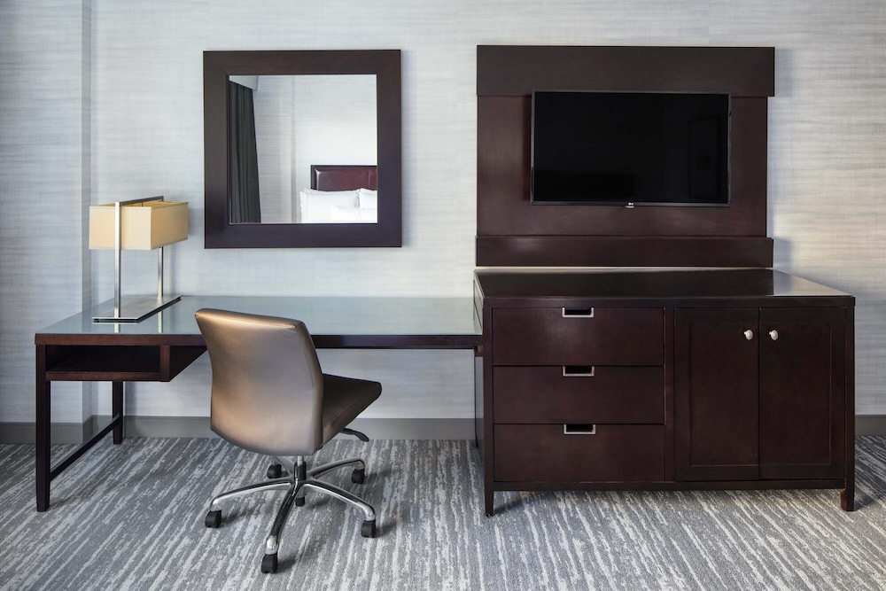 Westin Edmonton 38/40