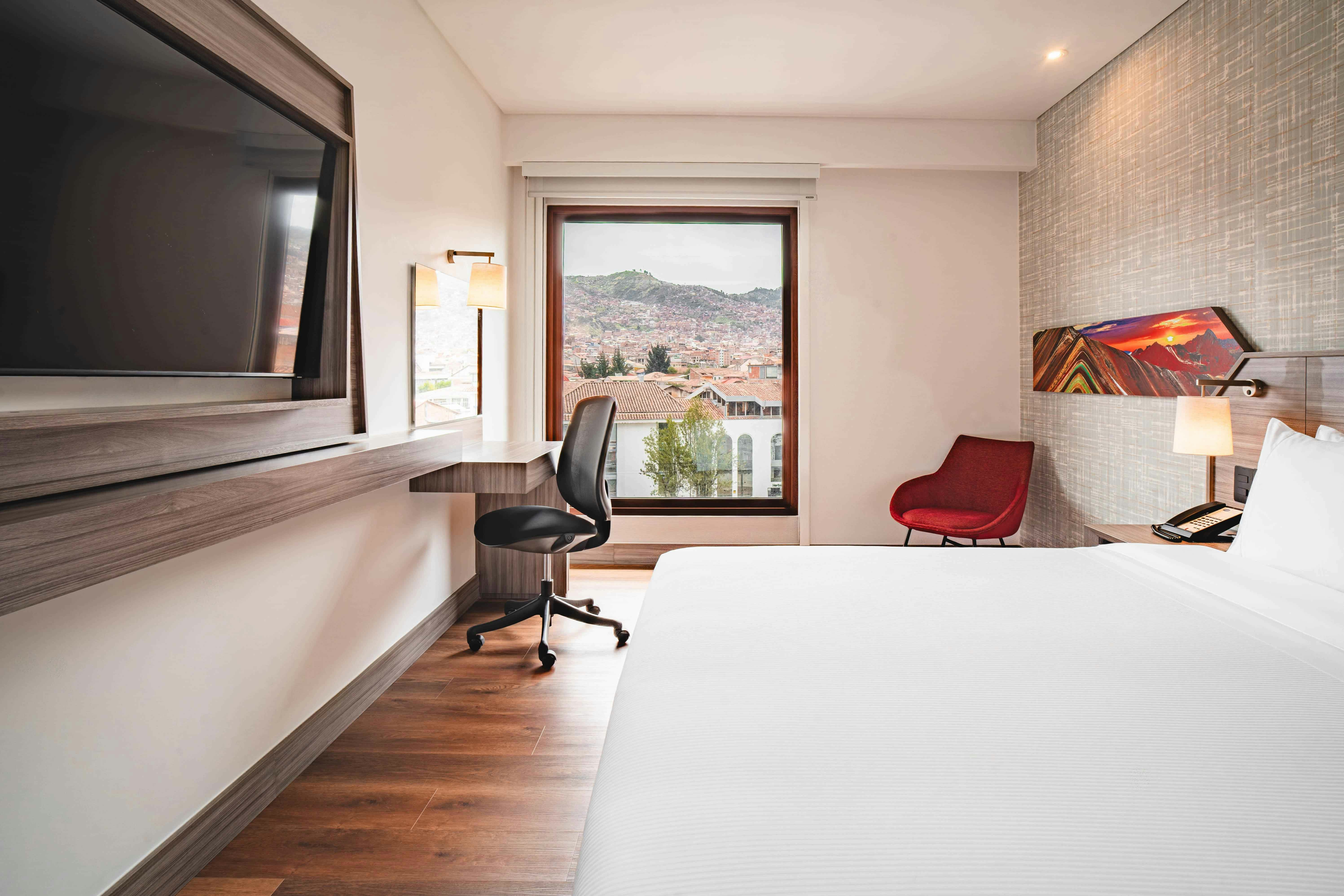 ROOM, QUEEN BED, ACCESSIBLE