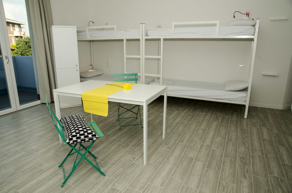Meet Gardalake Hostel 12/50