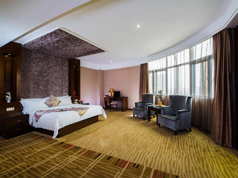Vienna International Hotel (Nanning Jiangnan Wanda Pingxi Night Market Branch) 24/30