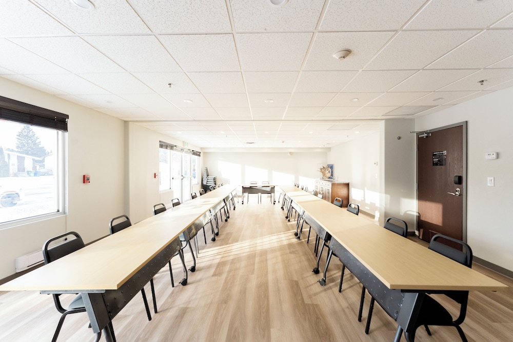 Home Inn Suites Yorkton 54/65