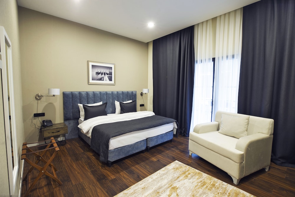 Port Rivoli Baku Hotel 11/50
