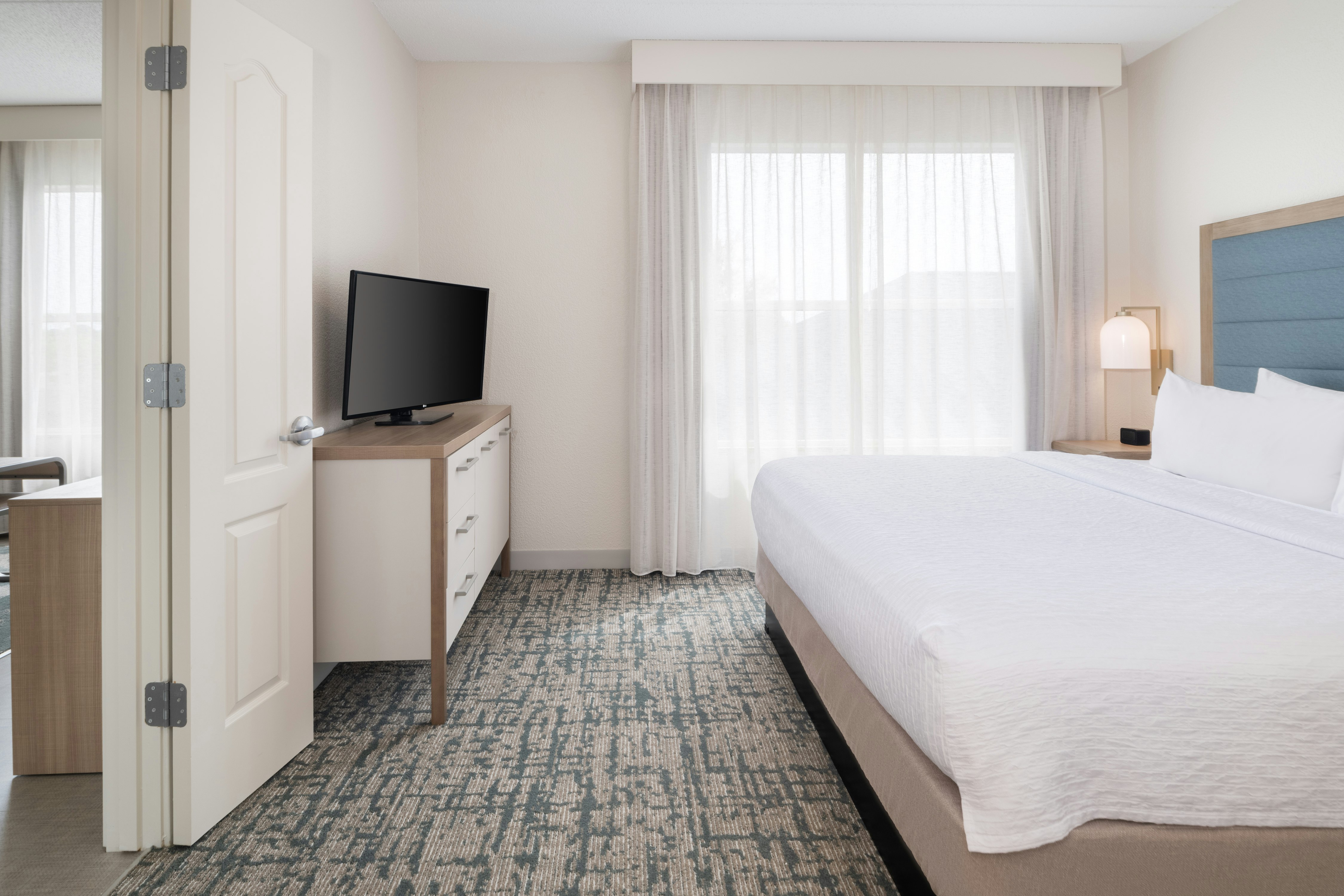1 BEDROOM, SUITE, KING BED