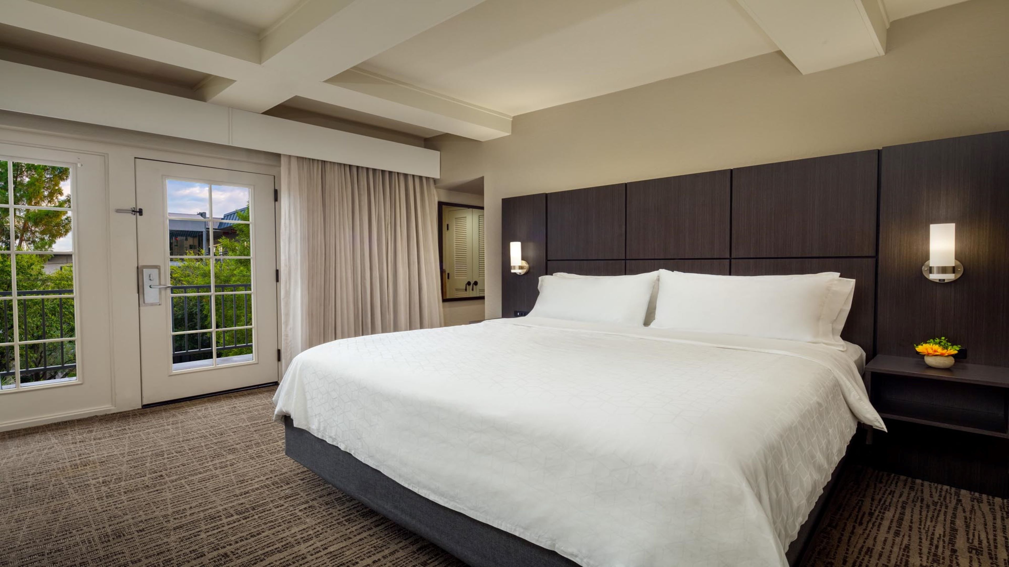 Holiday Inn Hotel And Suites Phoenix Airport North 17/86