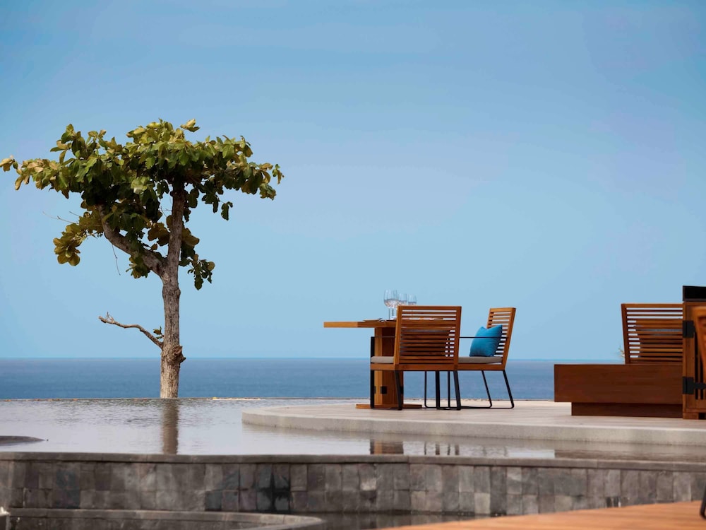 Pullman Phuket Arcadia Naithon Beach 72/75