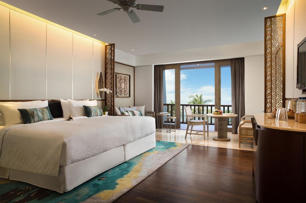 PREMIER, DELUXE, TWIN BEDS, OCEAN VIEW, BALCONY