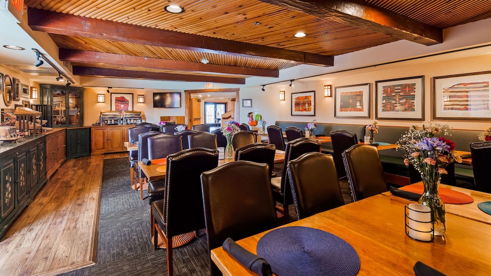 Inn at Santa Fe, SureStay Collection by Best Western 31/41