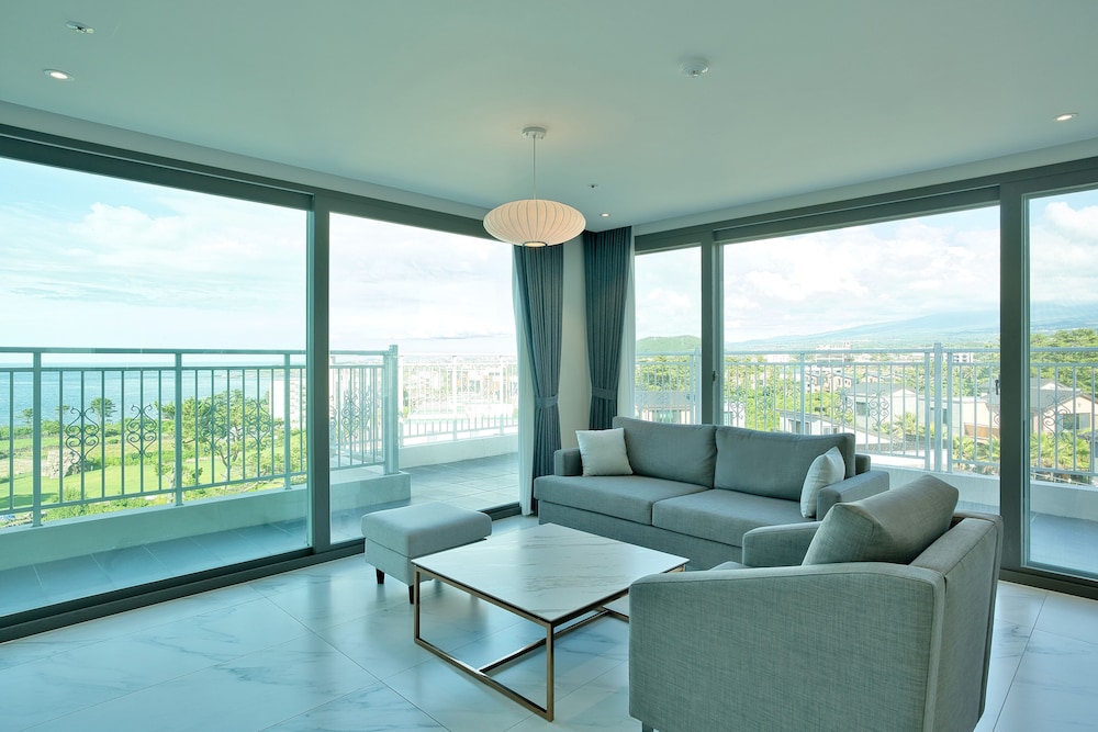 Tops10 Villa de Aewol 38/69