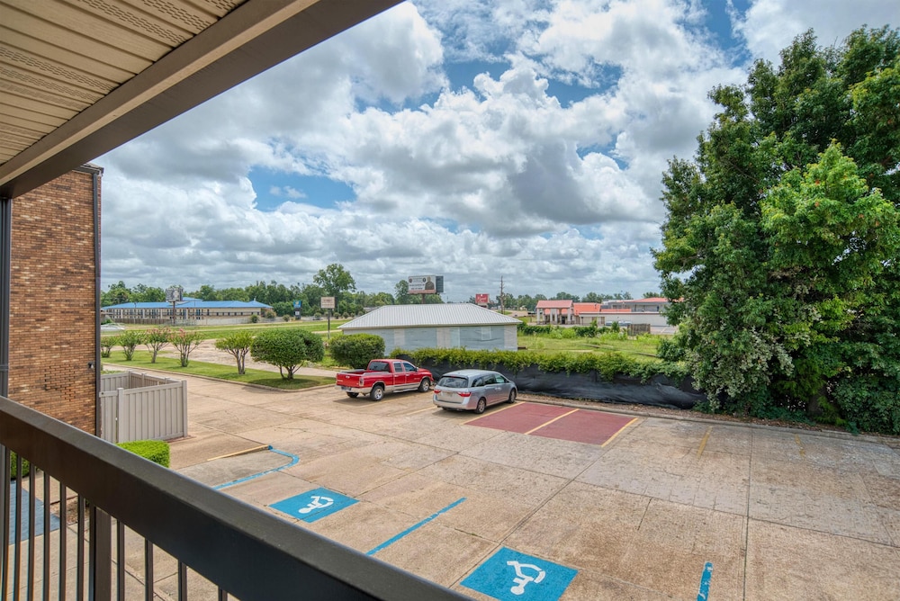 SureStay Plus By Best Western Greenwood 42/50