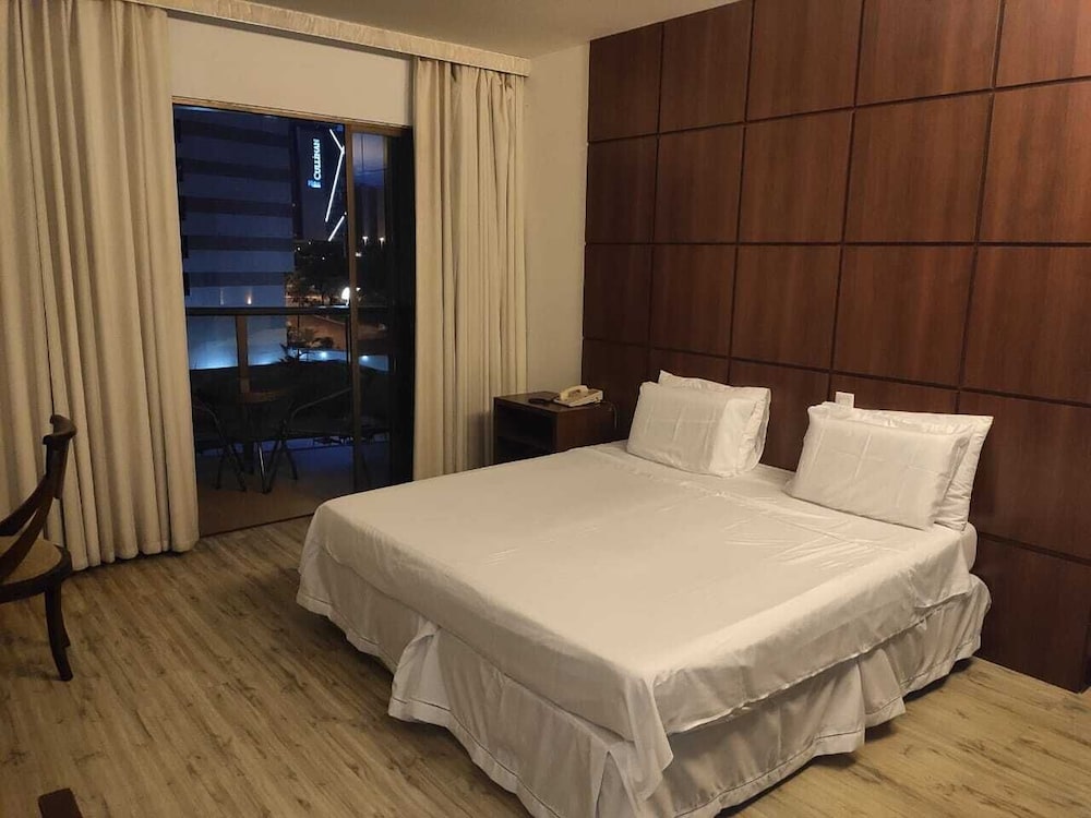Kubitschek Plaza Hotel 20/50