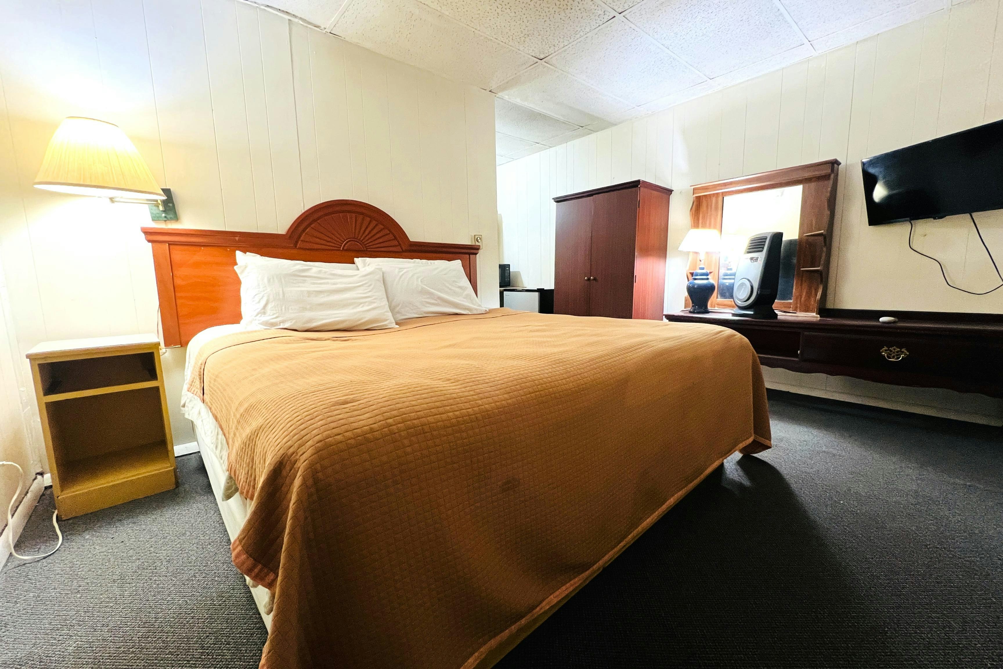 Sparta Motel Near St. Louis / Mississippi River IL 14/27