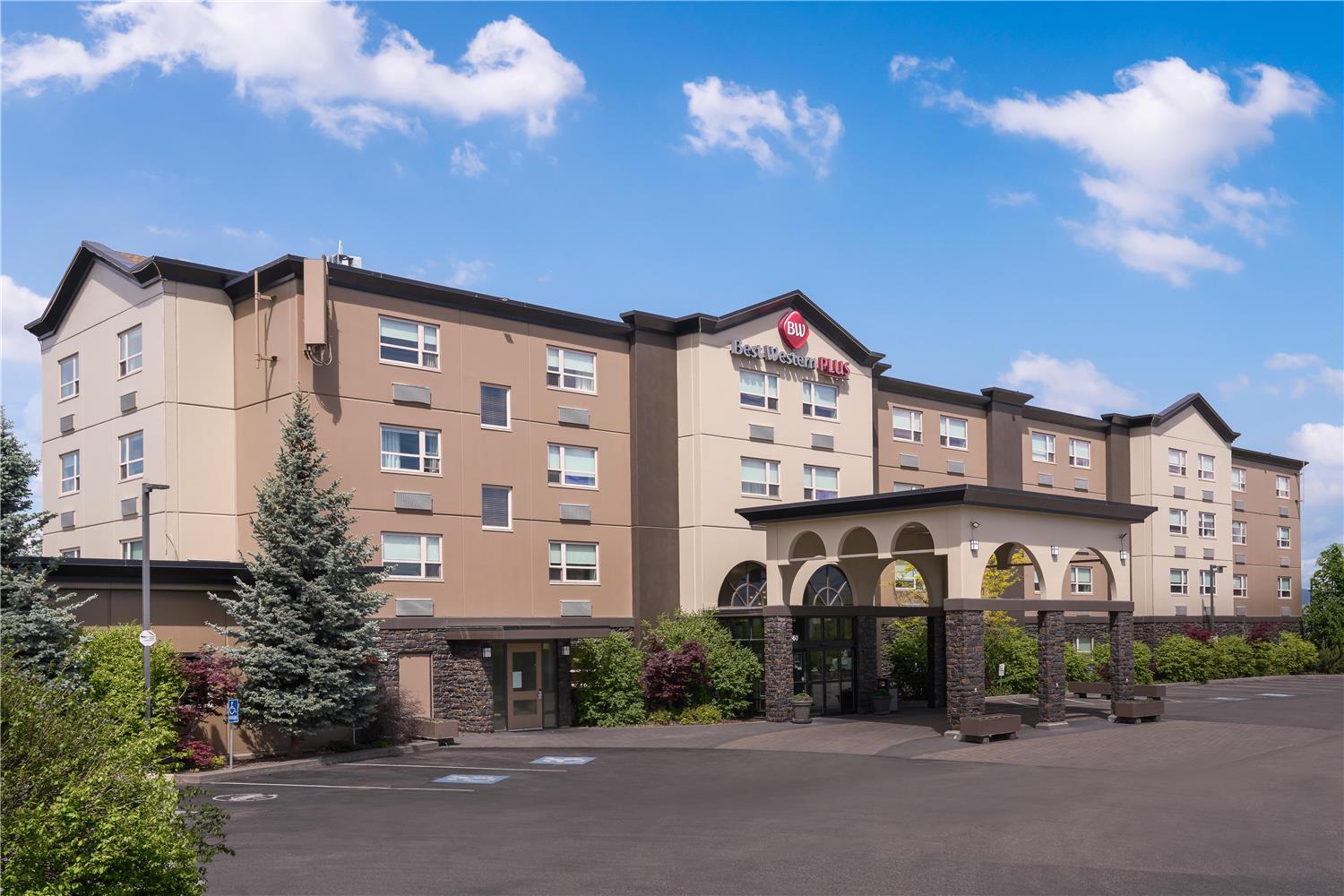 Best Western Plus Kamloops Hotel 19/21