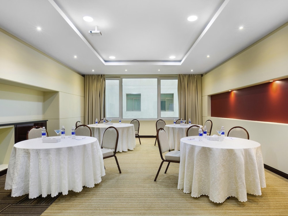 Ibis Muscat 40/48