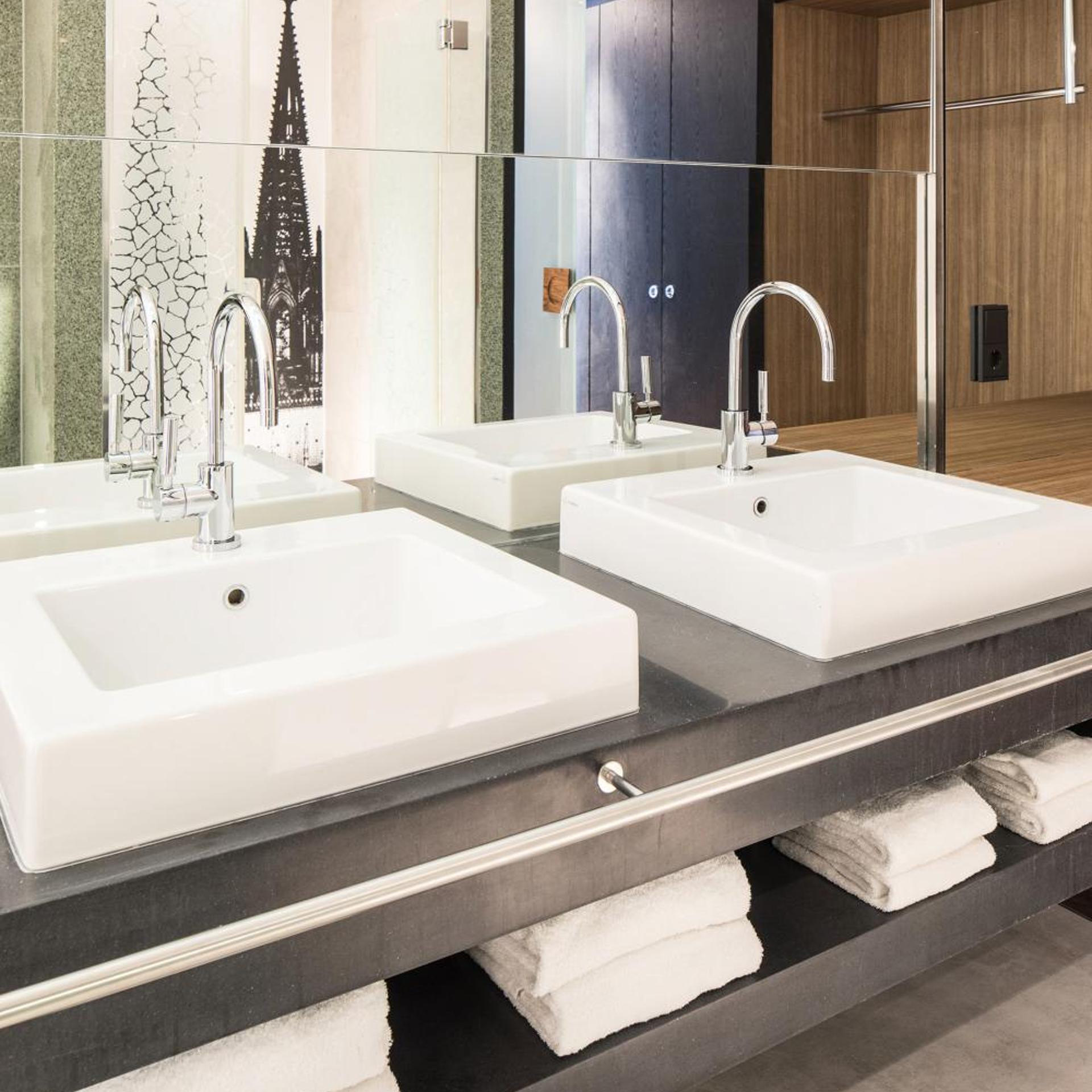 Junior Suite, Garden View, Radisson Blu Hotel Cologne 7/10