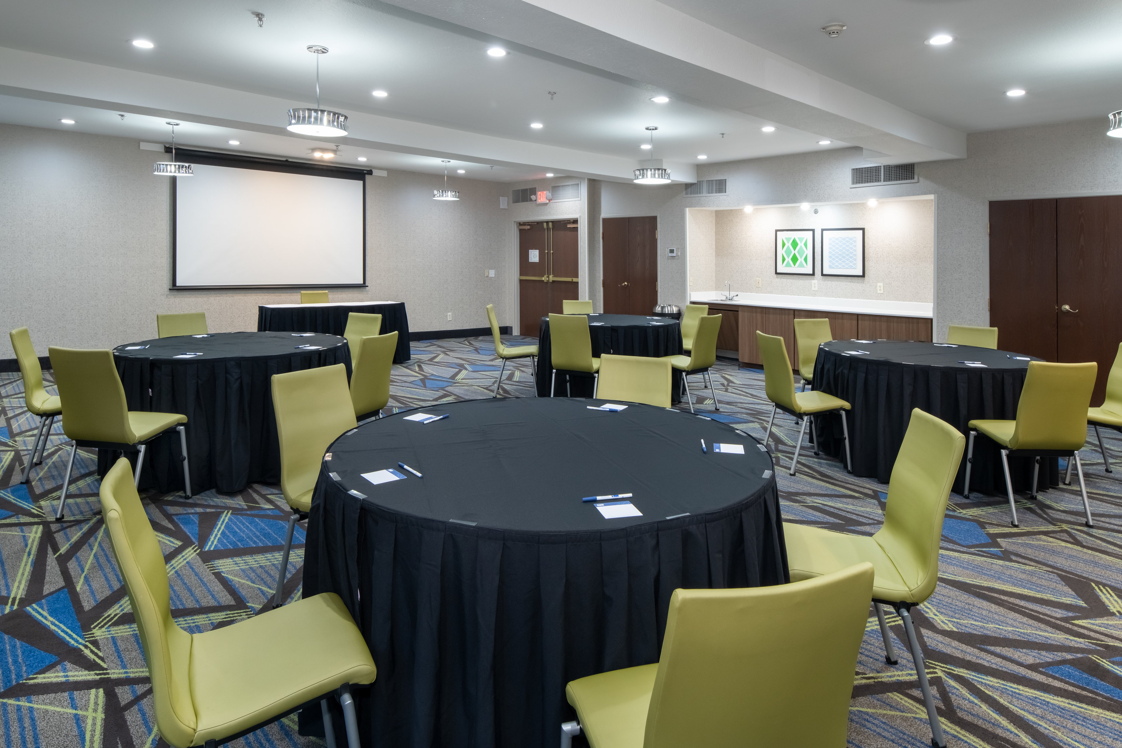 Holiday Inn Express Hotel And Suites Arlington I 20 Parks Mall 60/69