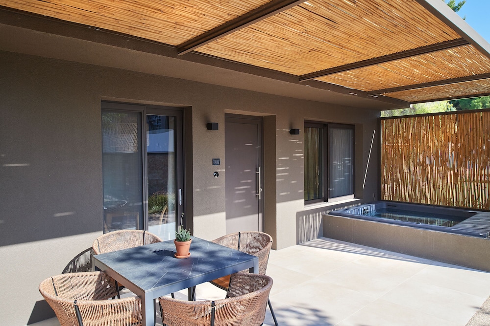 Amantes Villas And Suites 22/50