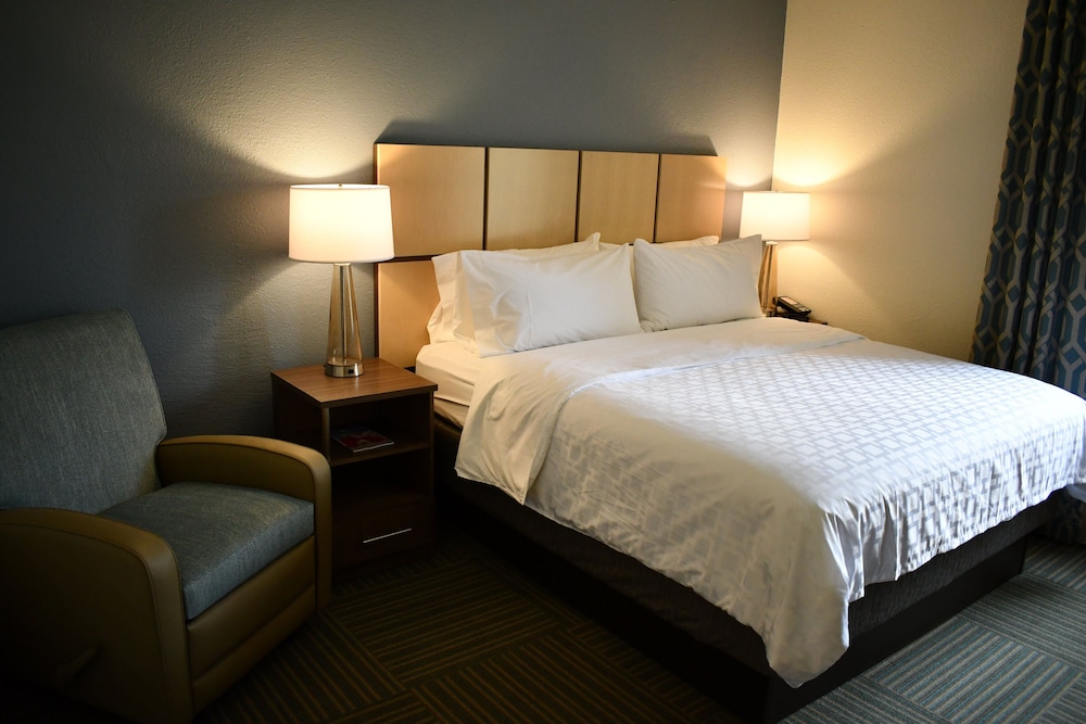 Candlewood Suites Grand Rapids Airport, an IHG Hotel 11/53
