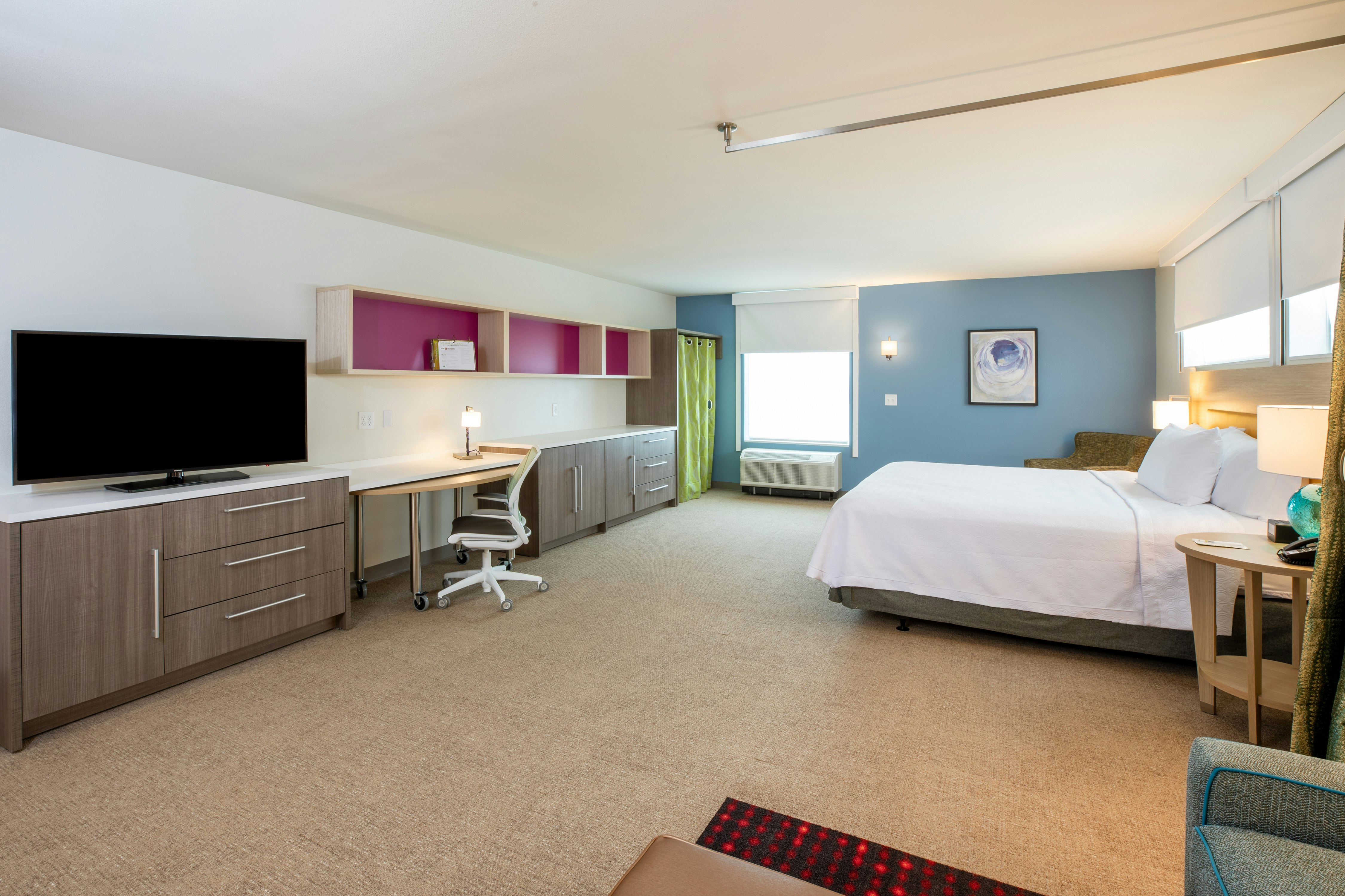 STUDIO, SUITE, KING BED