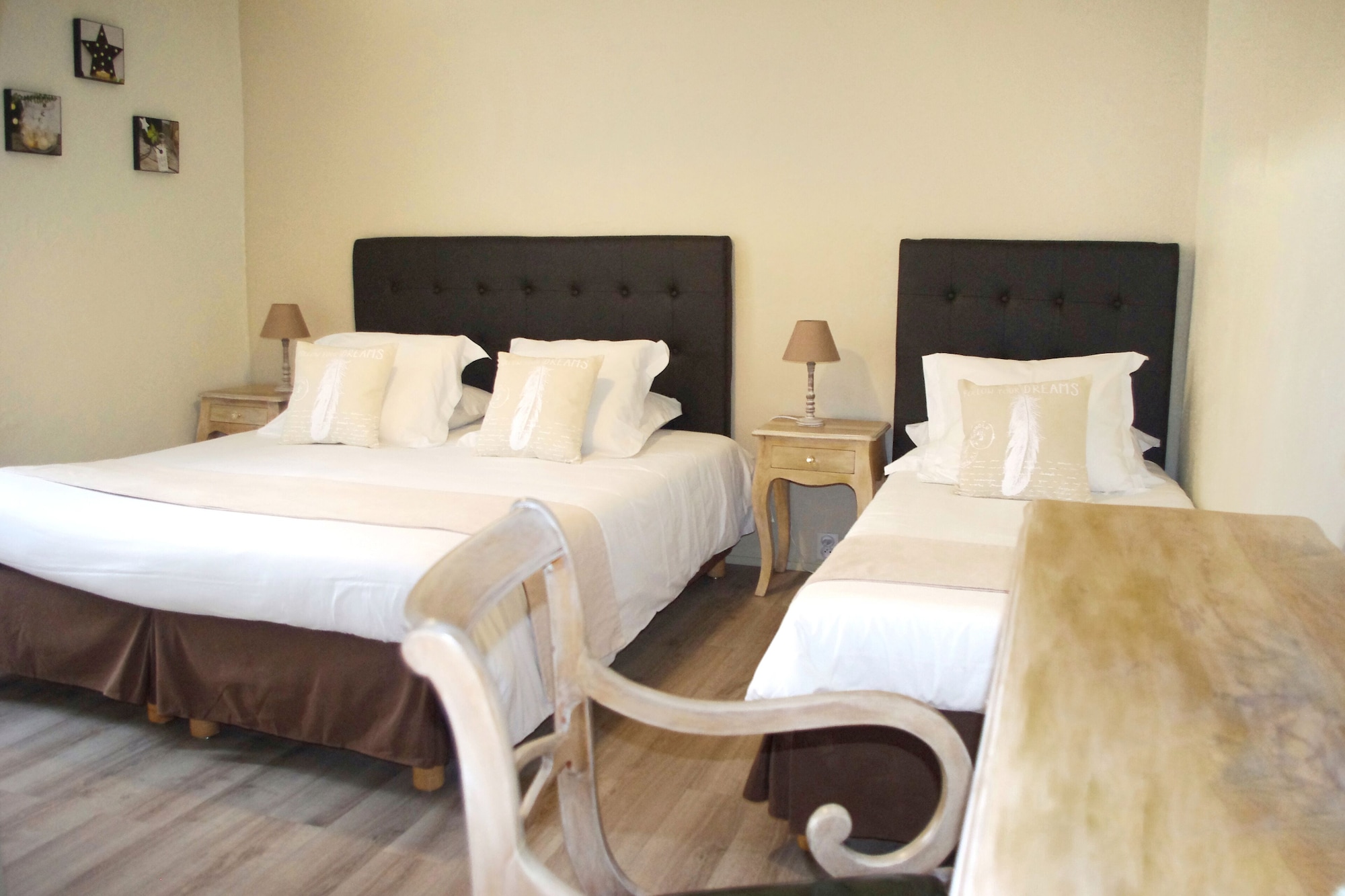 ROOM, TRIPLE