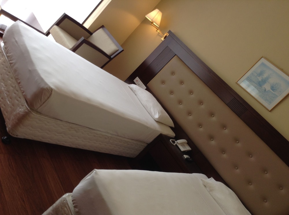 Devon Hotel 7/24