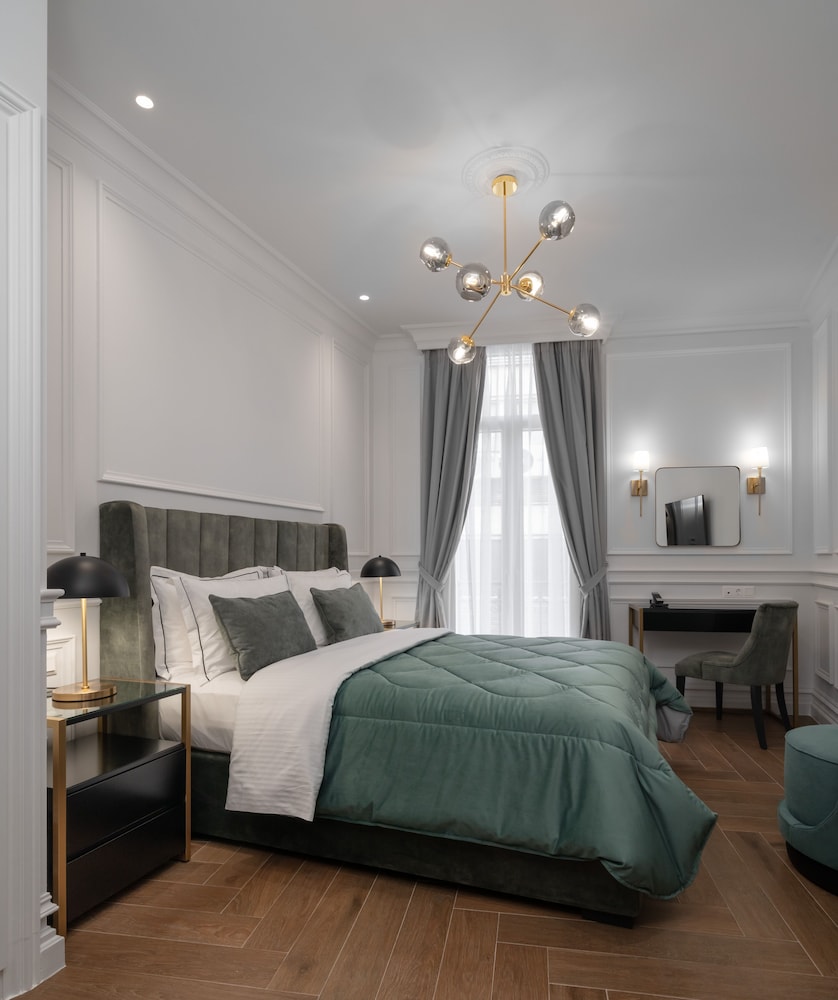 Praxitelous Luxury Suites 11/50