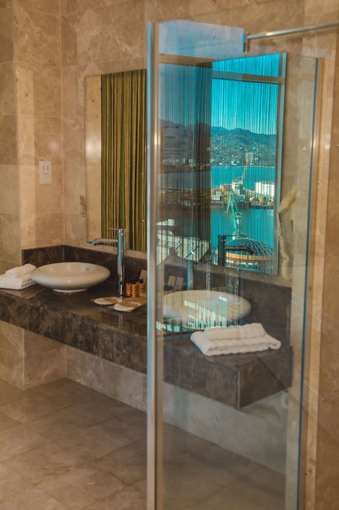 JRW Welmond Hotel & Casino Batumi 48/50