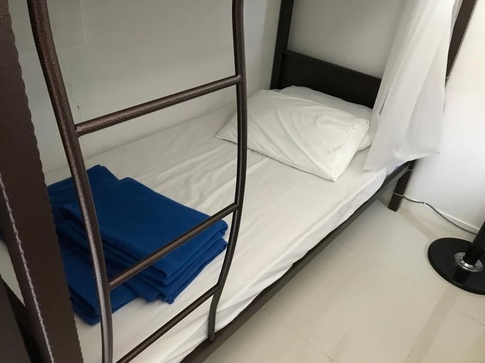 Island Hostel Bayan Lepas Airport 19/46